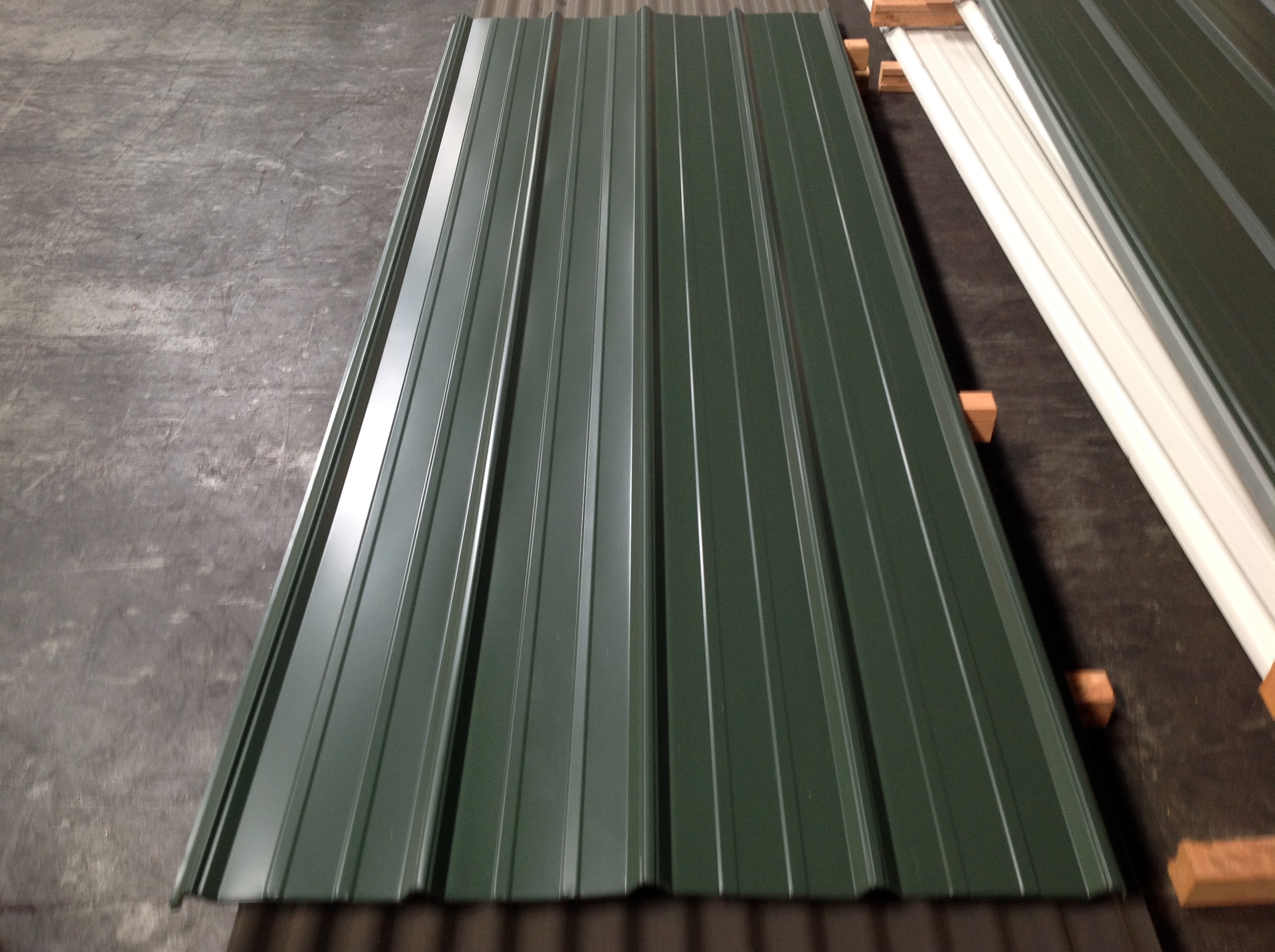 Painted Green Corrugated Sheet AGGRN29144 | Industrial Metal Supply